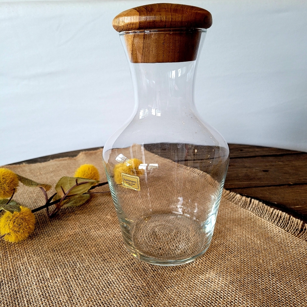 vintage Luminarc clear glass wine decanter with wooden top